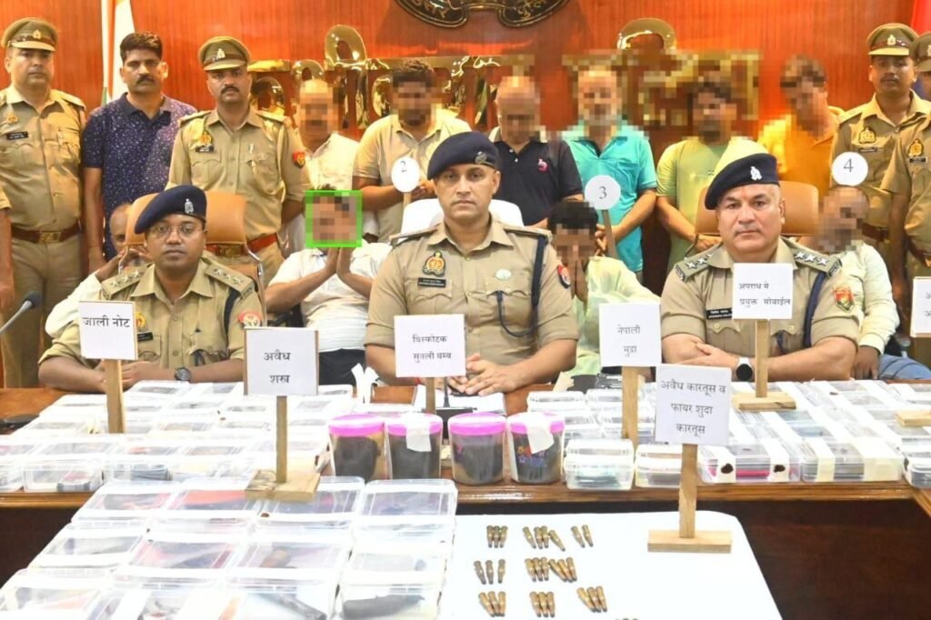 Kushinagar News : कुशीनगर पुलिस ने नकली नोटों के गिरोह का किया पर्दाफाश, दस लोग गिरफ्तार, सपा नेता भी हैं शामिल