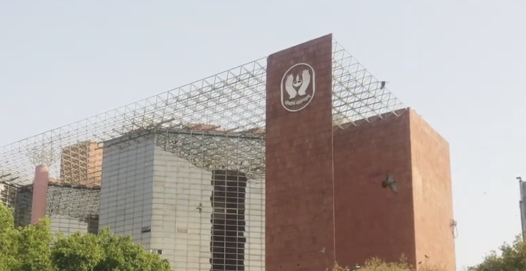 LIC ने मौजूदा निवेशकों के लिए 1:1 बोनस शेयर मंजूर किए LIC ने मौजूदा निवेशकों के लिए 1:1 बोनस शेयर मंजूर किए