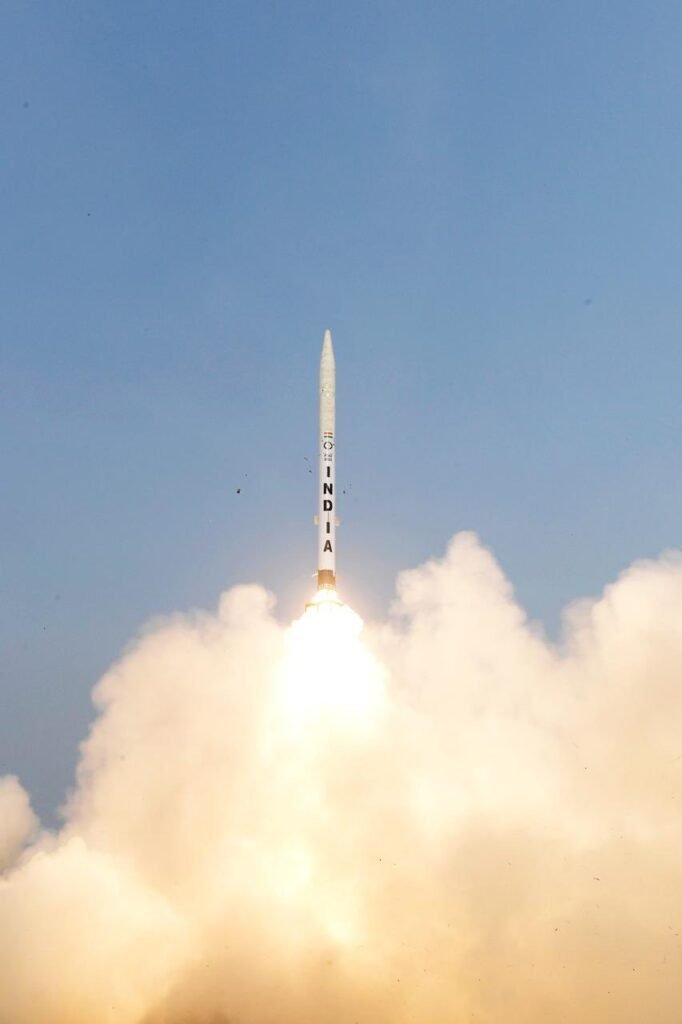 DRDO ने लंबी दूरी की बैलिस्टिक मिसाइलों के खिलाफ बहु-स्तरीय रक्षा प्रणाली और मध्यम दूरी की एंटी-शिप क्षमता का सफल परीक्षण किया