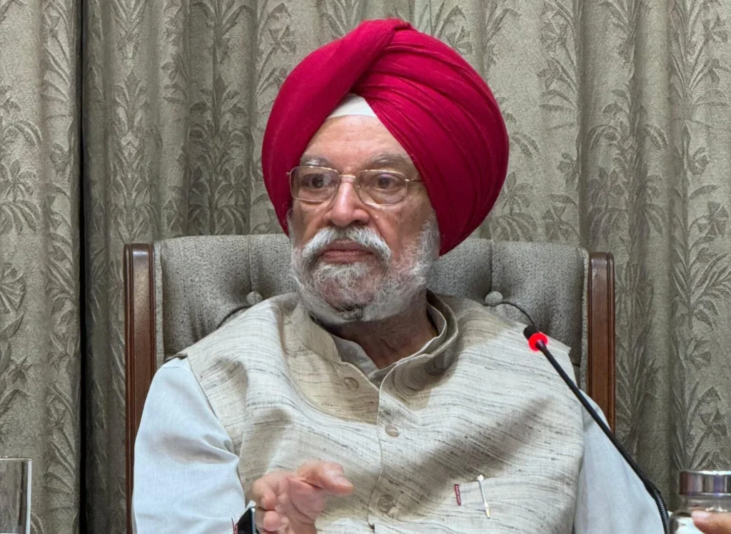 सरकार ने इथेनॉल मिश्रित पेट्रोल की सुरक्षा, प्रदर्शन और राष्ट्रीय लाभों को रेखांकित किया