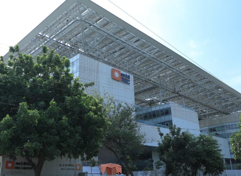 REC DECLARES 1ST INTERIM DIVIDEND OF ₹4.25 PER SHARE FOR FY 2026-27