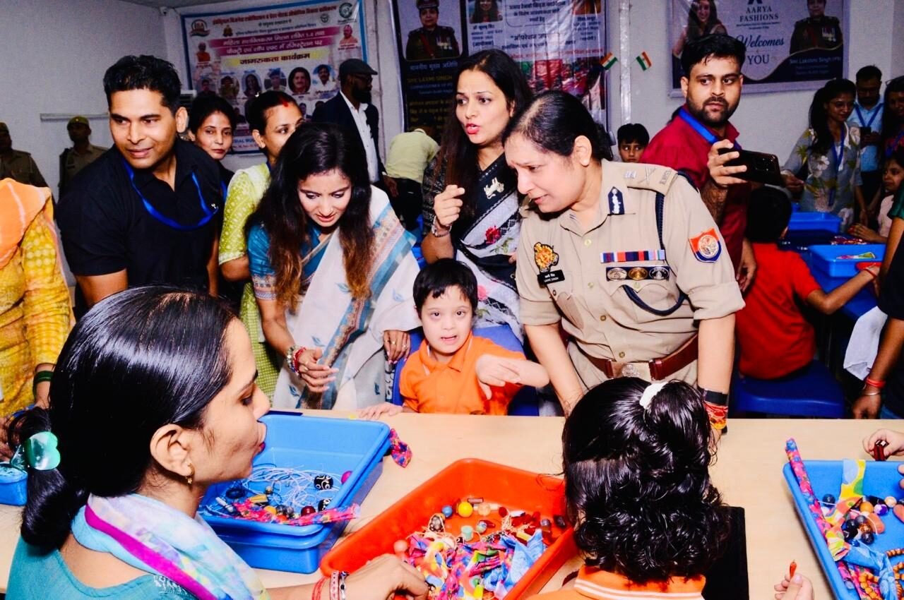 आर्या फैशन्स