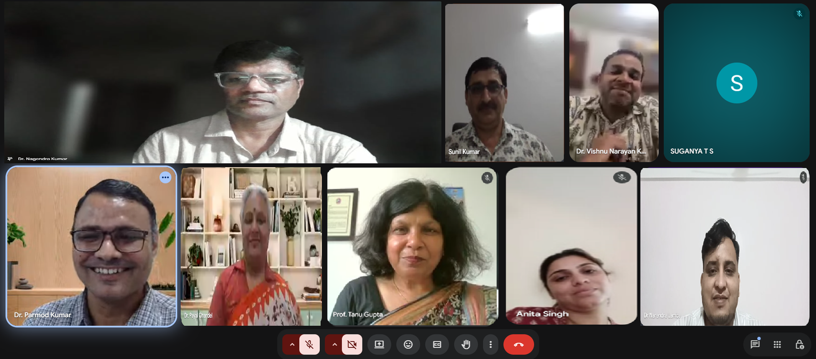 अभिमुखीकरण एवं संवेदीकरण कार्यक्रम के समापन सत्र को संबोधित करते विशेषज्ञ
