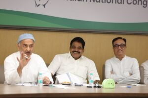 कांग्रेस महासचिव (संगठन) के.सी. वेणुगोपाल और एआईसीसी कोषाध्यक्ष अजय माकन ने 1 नवंबर को होने वाली ‘वोट चोरी’ के खिलाफ मेगा रैली की तैयारियों पर चर्चा करने के लिए एआईसीसी प्रभारी काजी निजामुद्दीन, दिल्ली प्रदेश कांग्रेस कमेटी (पीसीसी) के अध्यक्ष देवेंद्र यादव और दिल्ली के वरिष्ठ नेताओं से मुलाकात की। यह बैठक नई दिल्ली स्थित इंदिरा भवन में हुई।